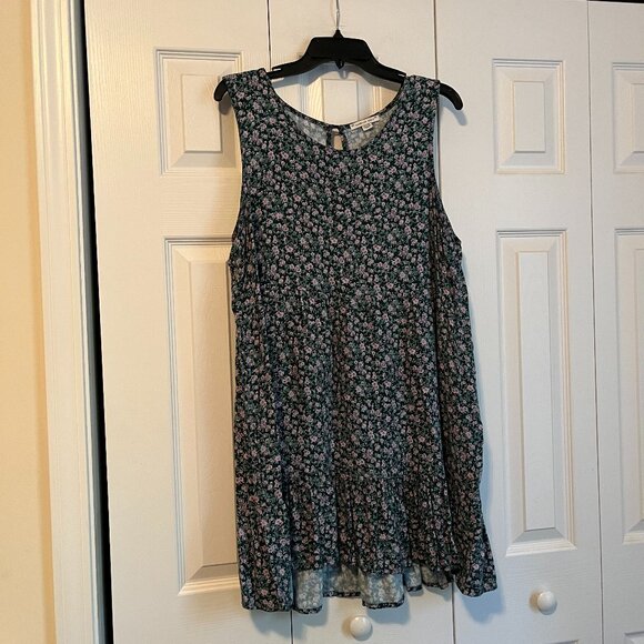 Dress - Picture 1 of 3